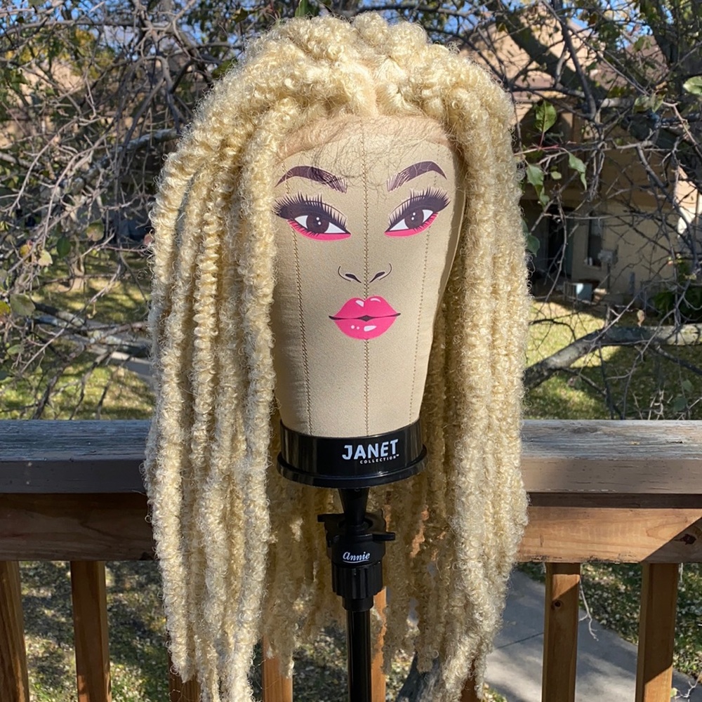 Butterfly loc wig!! 22 inches